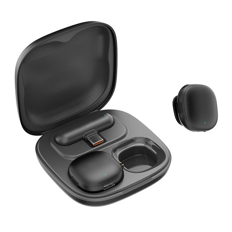 Plug-and-play wireless lavalier microphone for mobile recording